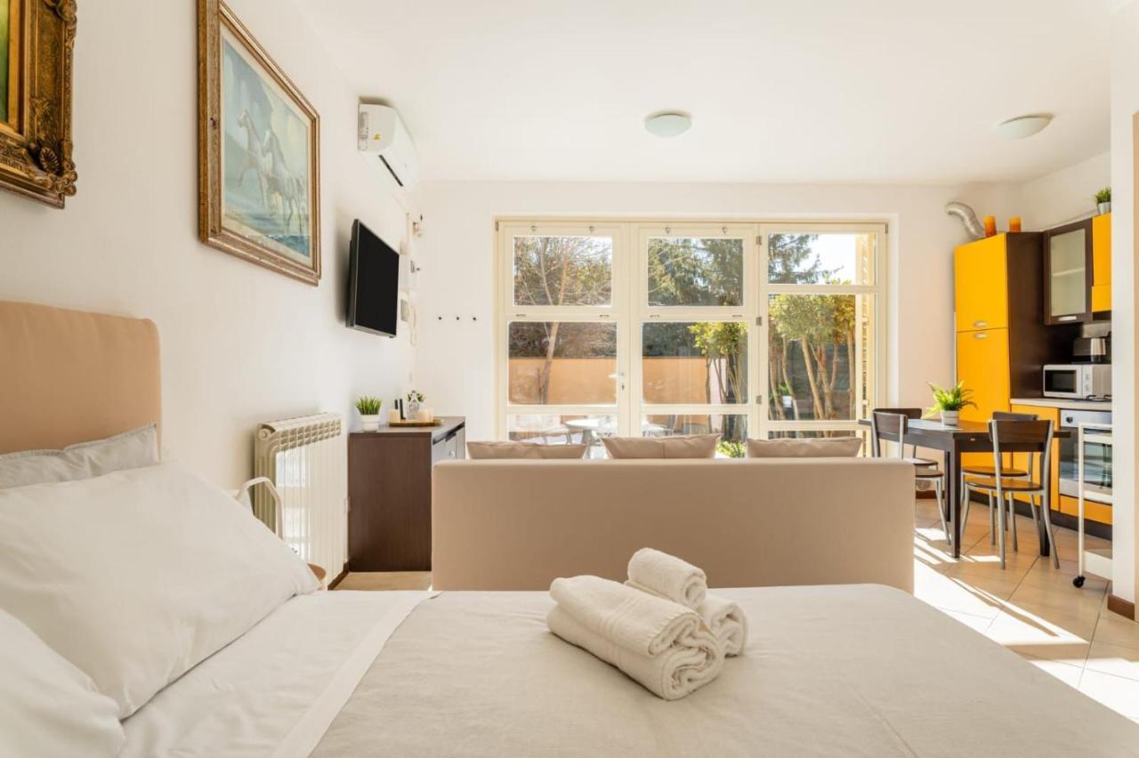 { White Garden } -Comfort, Parking & Wi-Fi- لوكا المظهر الخارجي الصورة